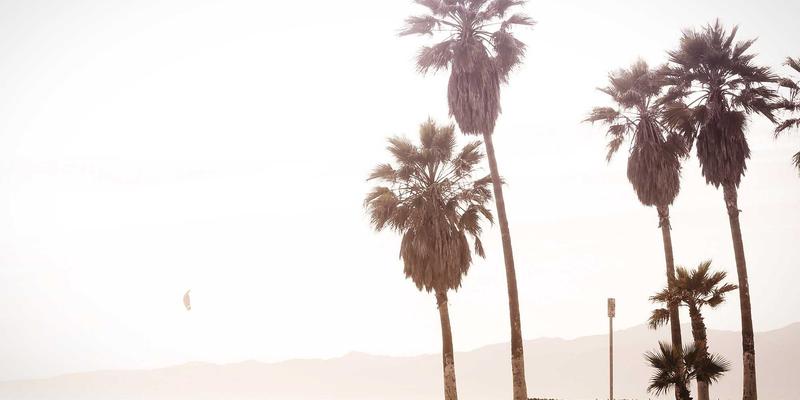 贵阳男科医院专业科普：睾丸疼痛或坠胀，可能预示这几种男性健康问题